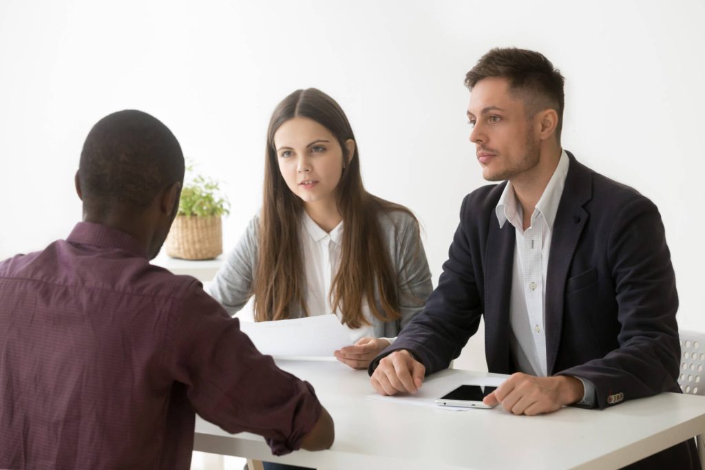Discriminación por origen nacional o idioma en los trabajos de Nevada